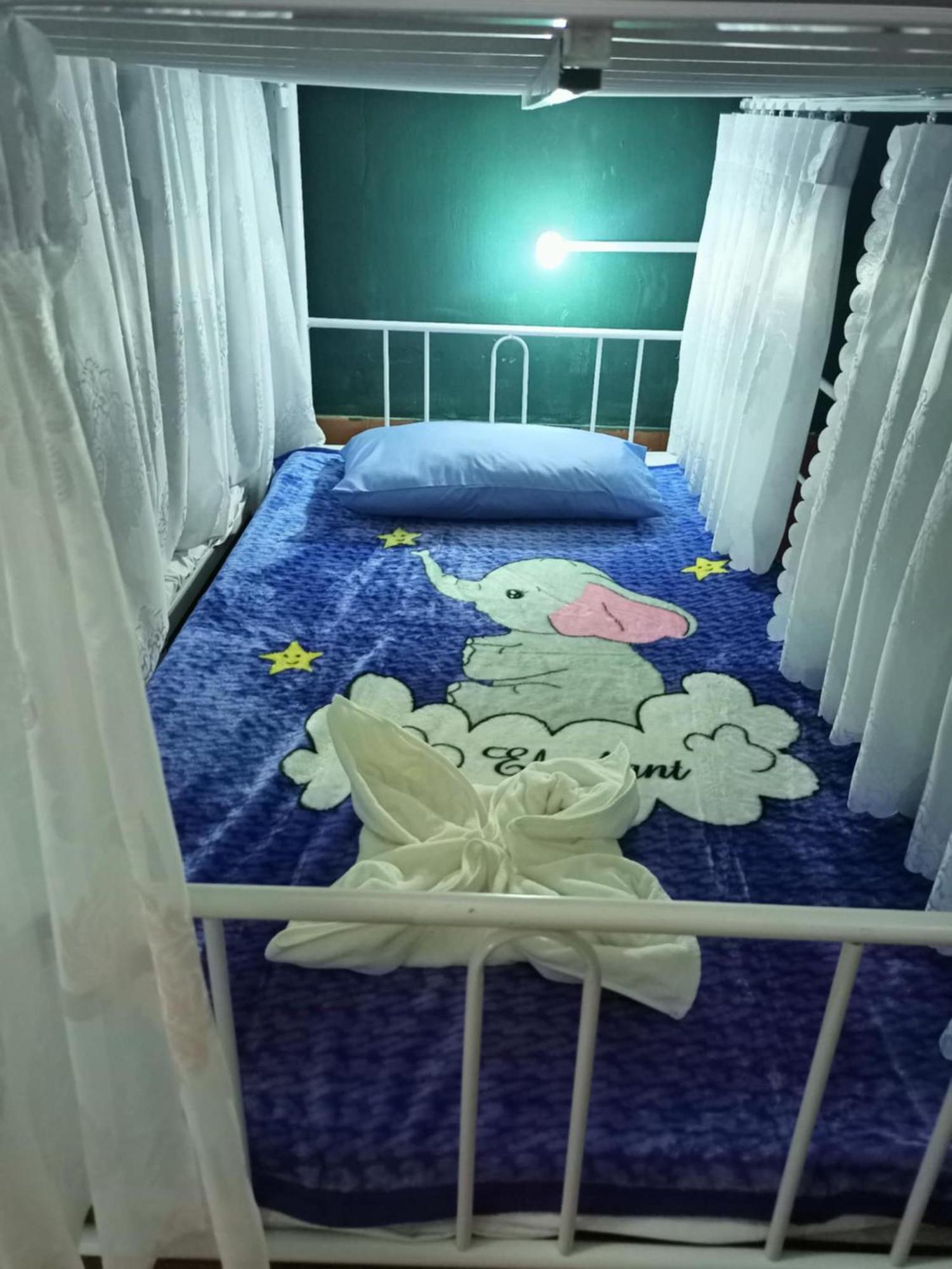 Hostel Neva Paris Pakse Extérieur photo